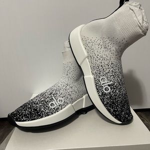 Alo yoga, womens velocity knit sneaker